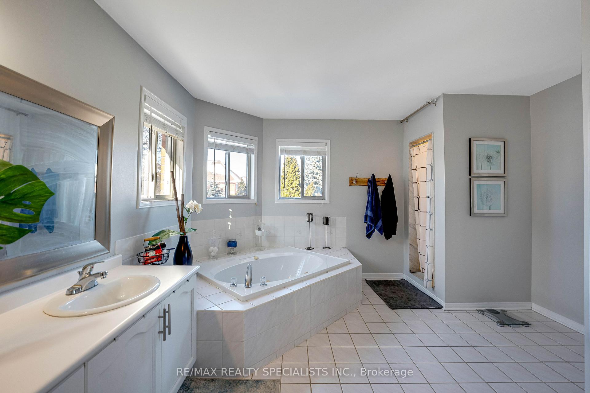Photo 22 of 7 Banington Crescent, Brampton, Snelgrove — HOMEH