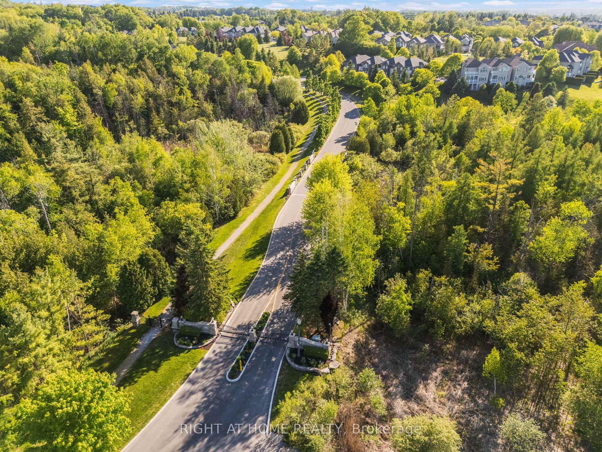 Photo 5 of Unit 5B, 405 Crossing Bridge Place, Aurora, Aurora Estates — HOMEH