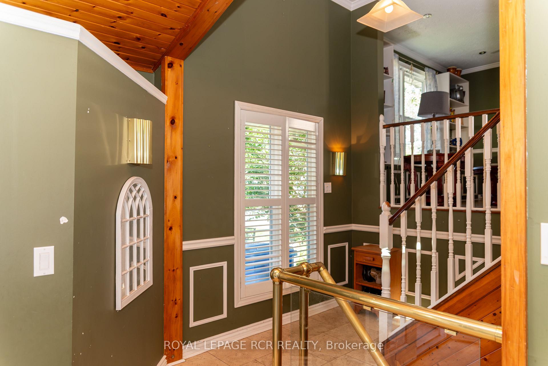 Photo 2 of 82 Quarry Drive, Orangeville — HOMEH