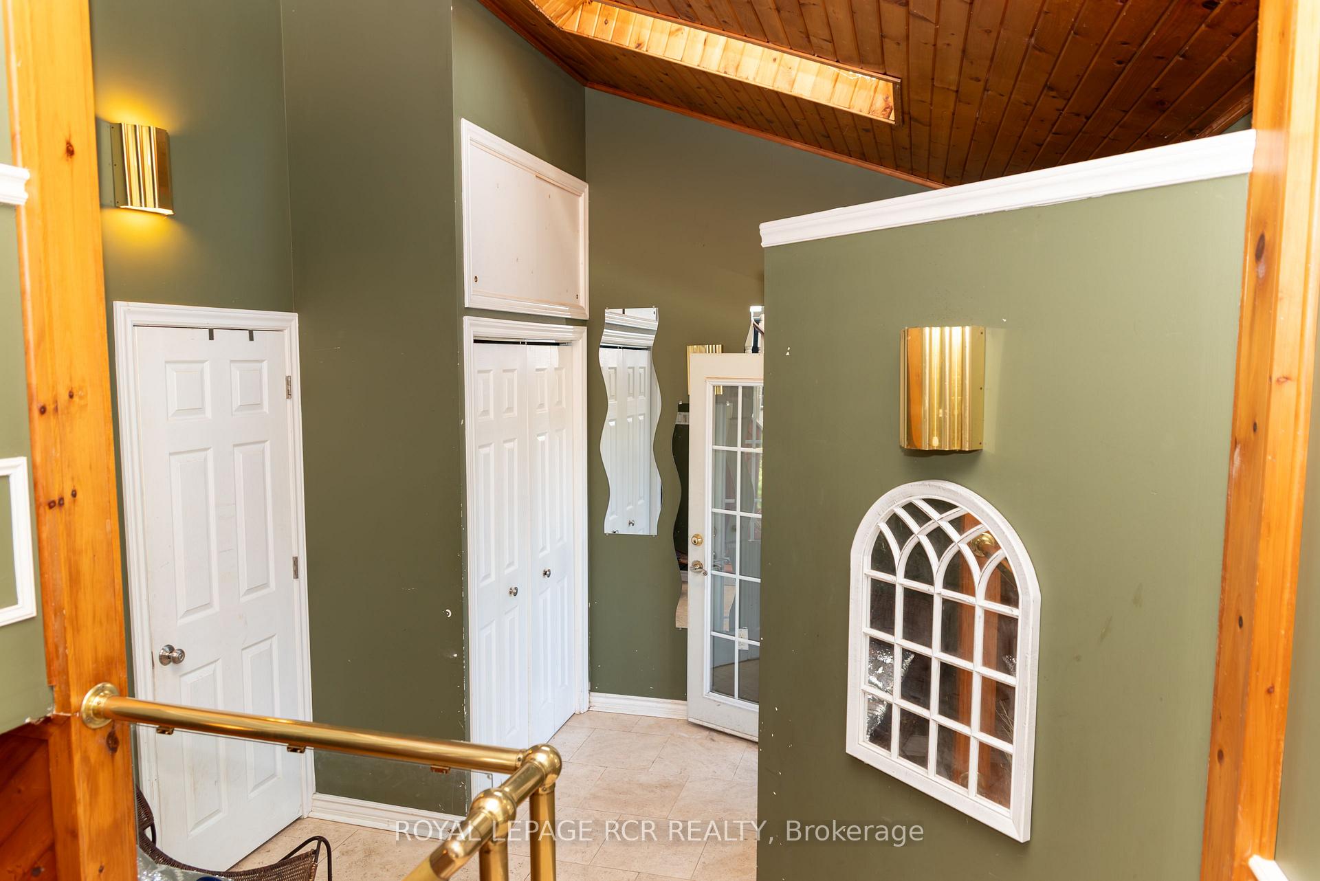 Photo 3 of 82 Quarry Drive, Orangeville — HOMEH