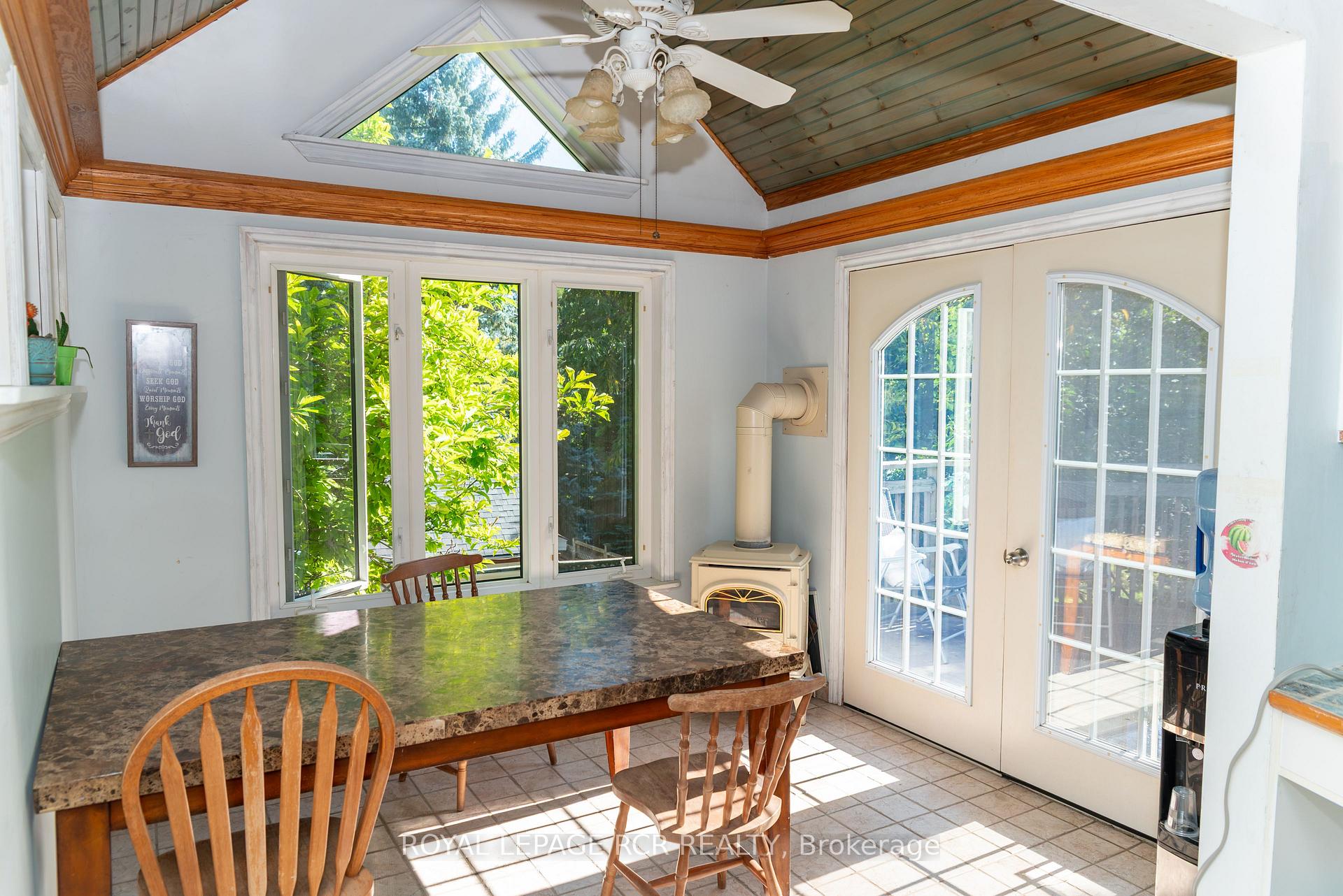 Photo 15 of 82 Quarry Drive, Orangeville — HOMEH