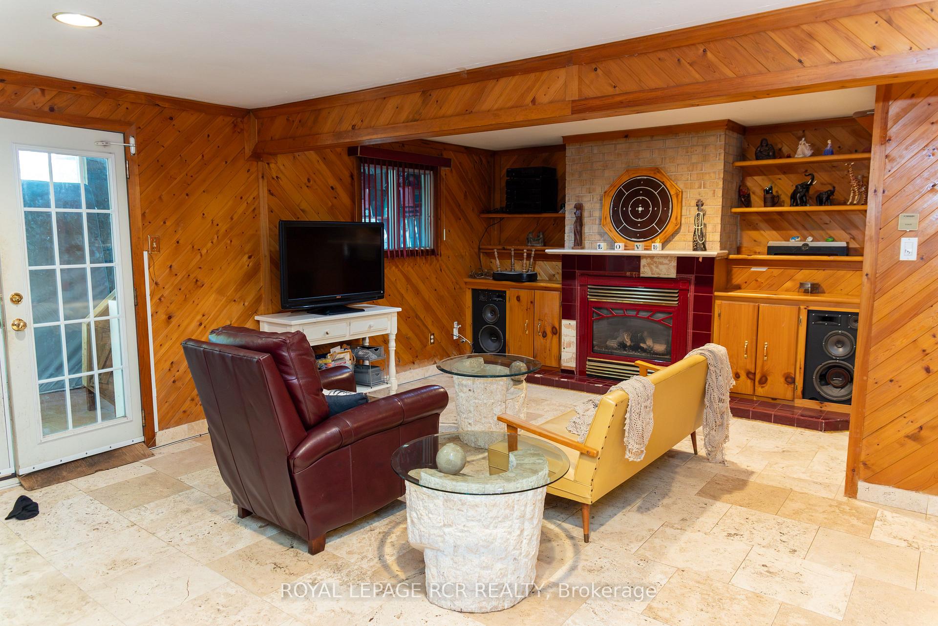 Photo 17 of 82 Quarry Drive, Orangeville — HOMEH