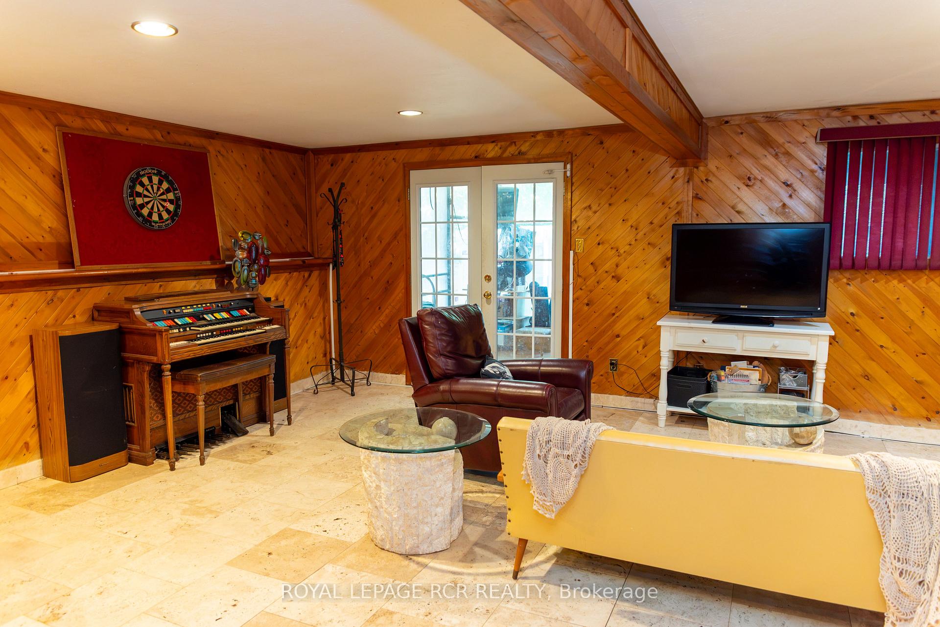 Photo 18 of 82 Quarry Drive, Orangeville — HOMEH