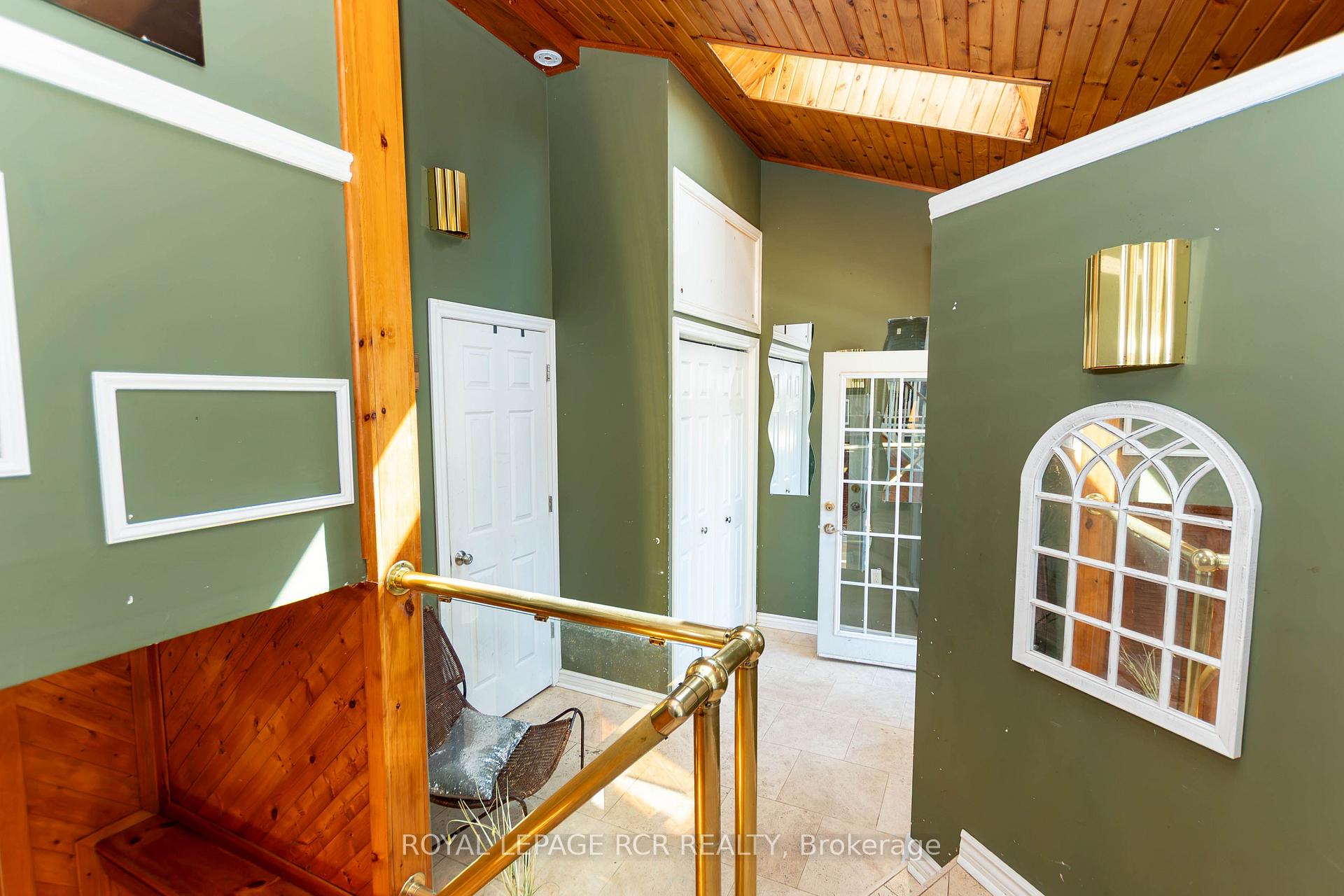 Photo 4 of 82 Quarry Drive, Orangeville — HOMEH