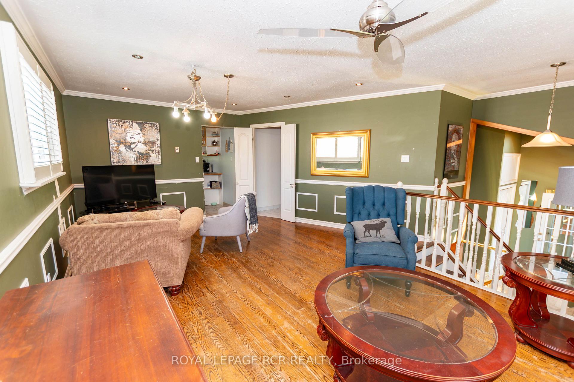 Photo 8 of 82 Quarry Drive, Orangeville — HOMEH