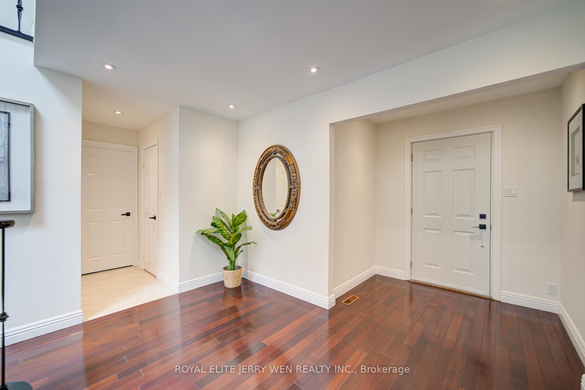 Photo 3 of 70 Bronte Road, Markham, Thornlea — HOMEH