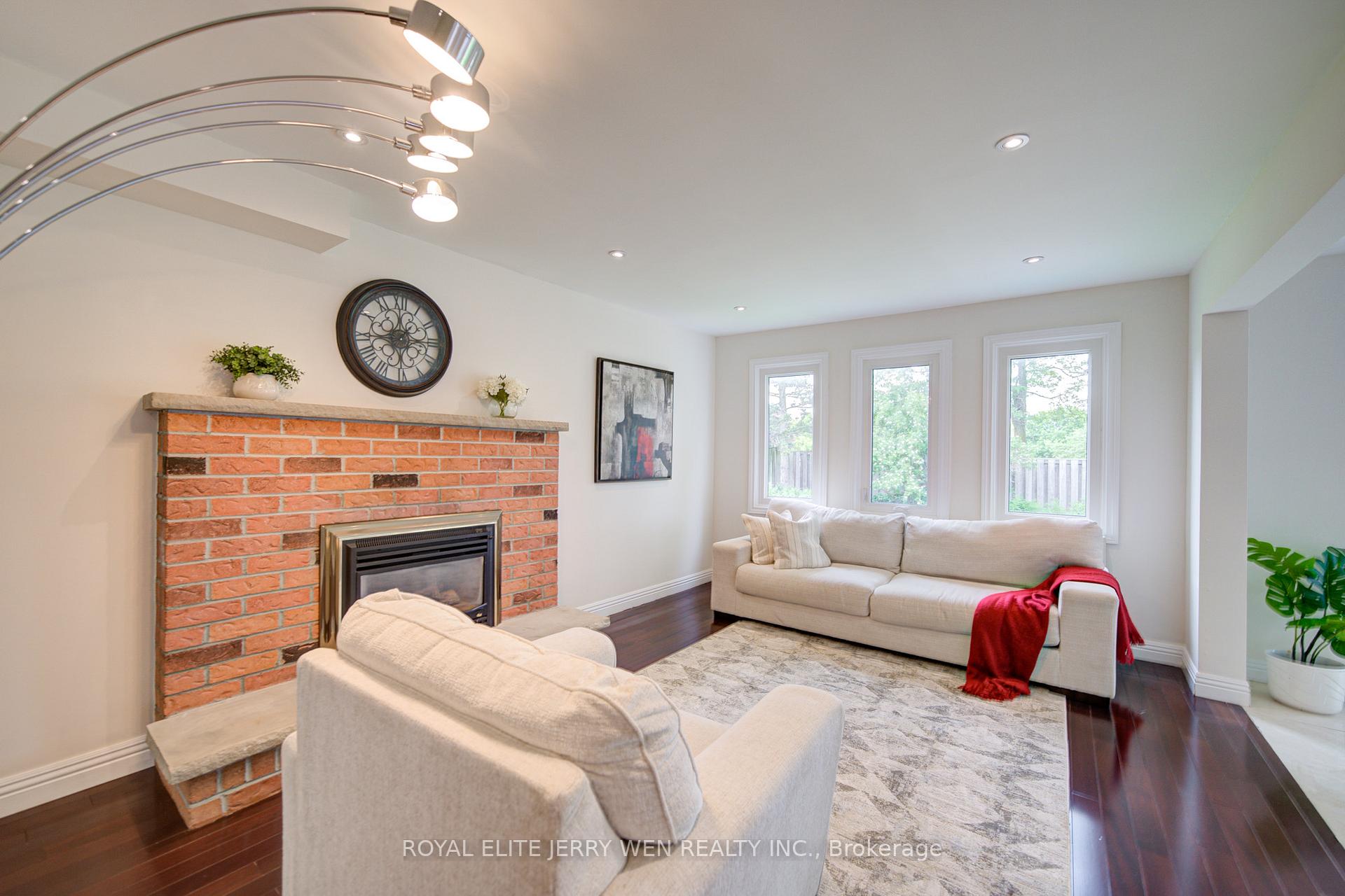 Photo 7 of 70 Bronte Road, Markham, Thornlea — HOMEH