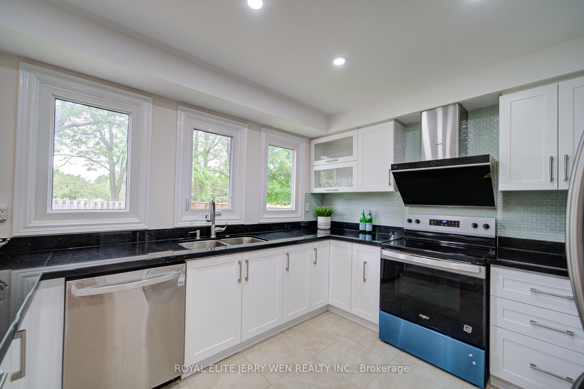 Photo 8 of 70 Bronte Road, Markham, Thornlea — HOMEH
