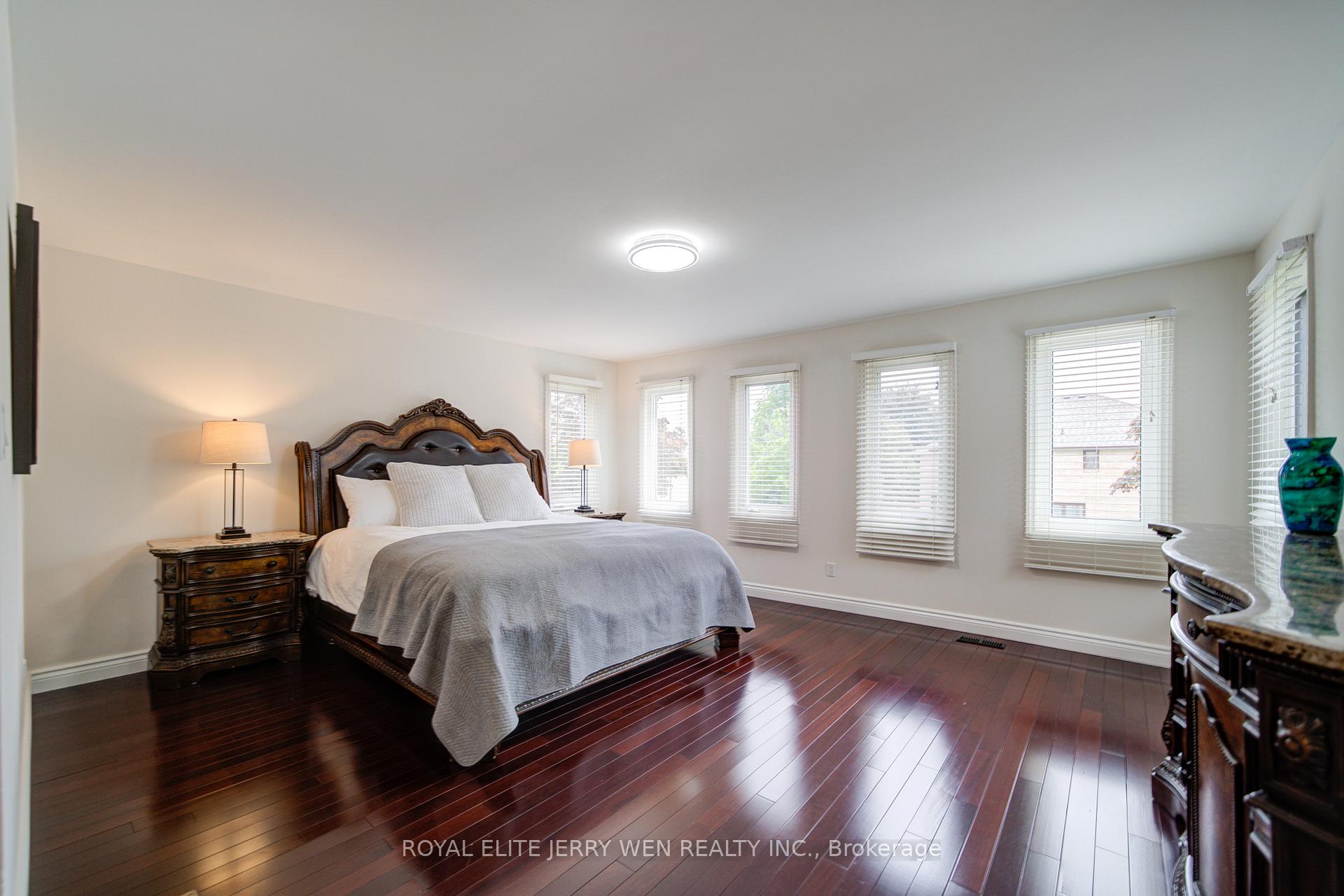 Photo 17 of 70 Bronte Road, Markham, Thornlea — HOMEH