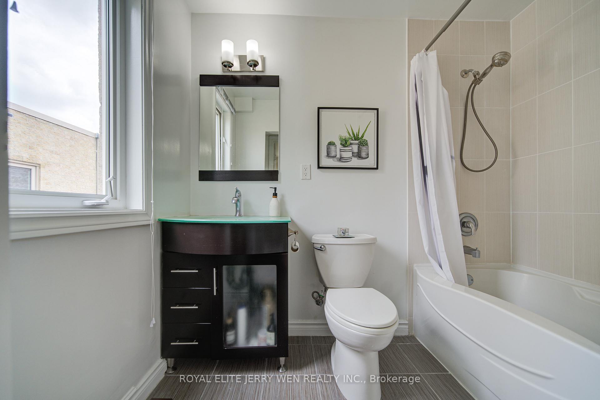 Photo 26 of 70 Bronte Road, Markham, Thornlea — HOMEH