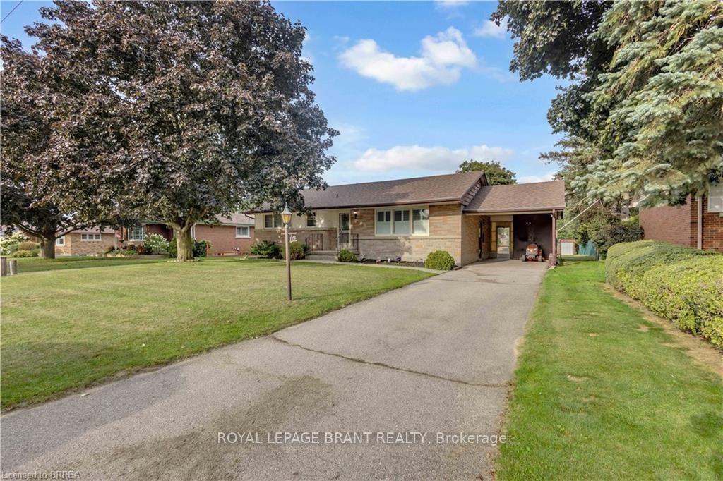 Photo 3 of 18 Kingsmount Crescent, Brantford, Oakhill Dr — HOMEH