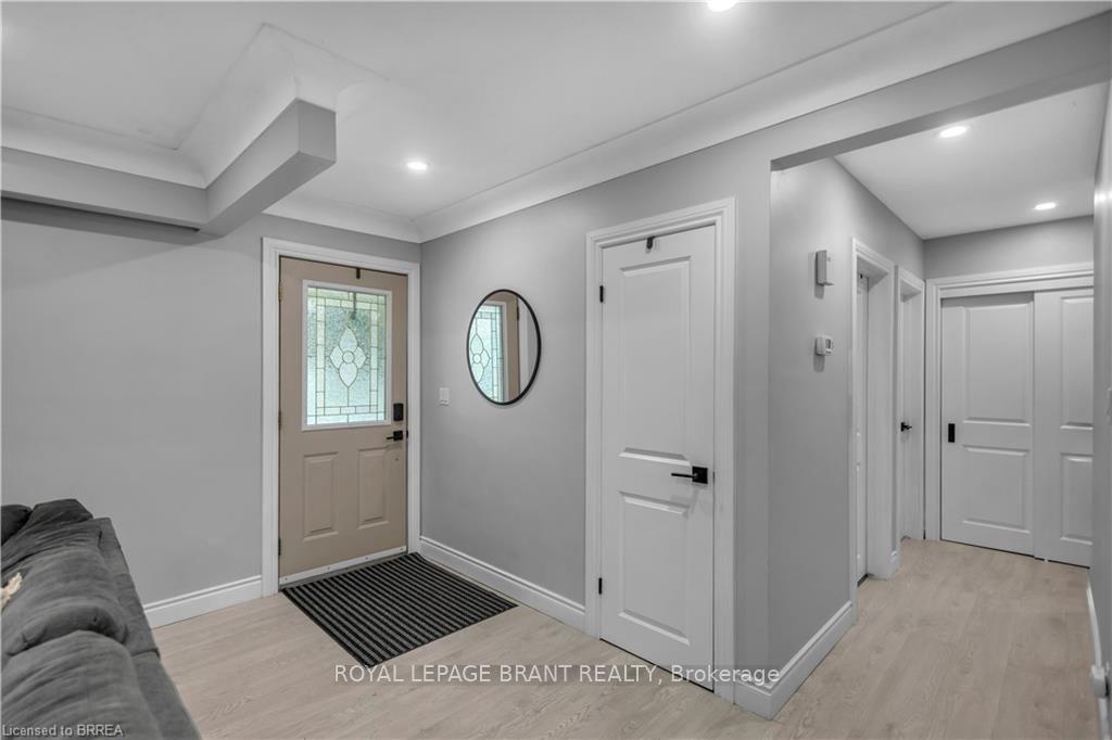 Photo 7 of 18 Kingsmount Crescent, Brantford, Oakhill Dr — HOMEH