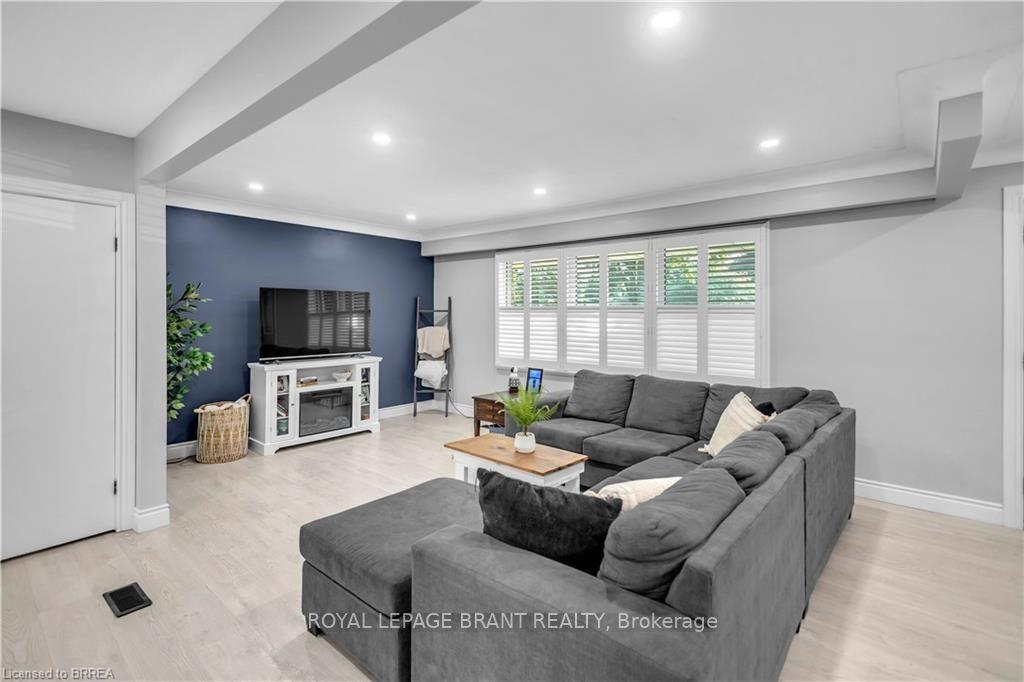 Photo 9 of 18 Kingsmount Crescent, Brantford, Oakhill Dr — HOMEH