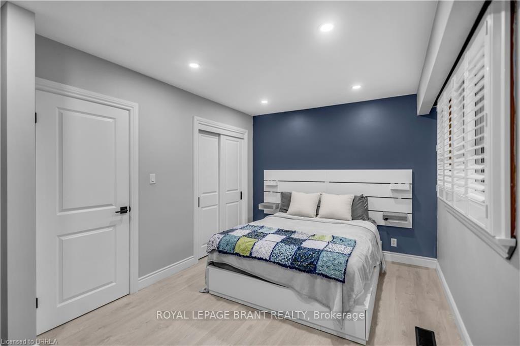 Photo 16 of 18 Kingsmount Crescent, Brantford, Oakhill Dr — HOMEH