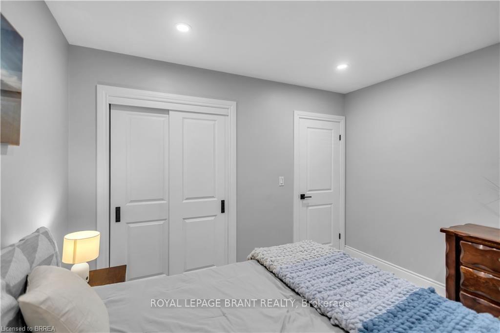 Photo 20 of 18 Kingsmount Crescent, Brantford, Oakhill Dr — HOMEH