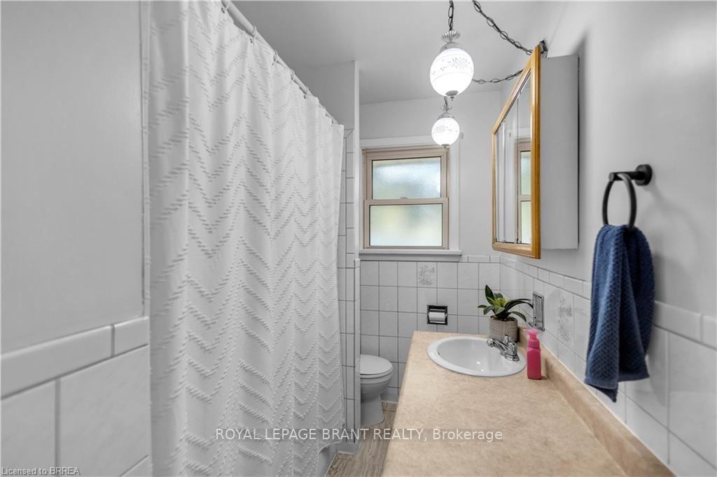 Photo 21 of 18 Kingsmount Crescent, Brantford, Oakhill Dr — HOMEH