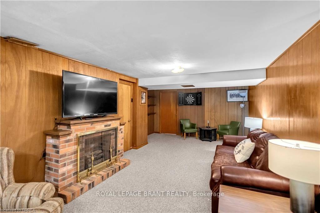 Photo 22 of 18 Kingsmount Crescent, Brantford, Oakhill Dr — HOMEH