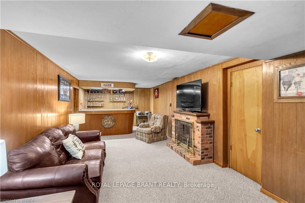 Photo 25 of 18 Kingsmount Crescent, Brantford, Oakhill Dr — HOMEH