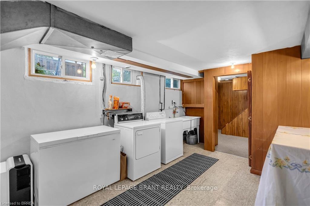 Photo 26 of 18 Kingsmount Crescent, Brantford, Oakhill Dr — HOMEH