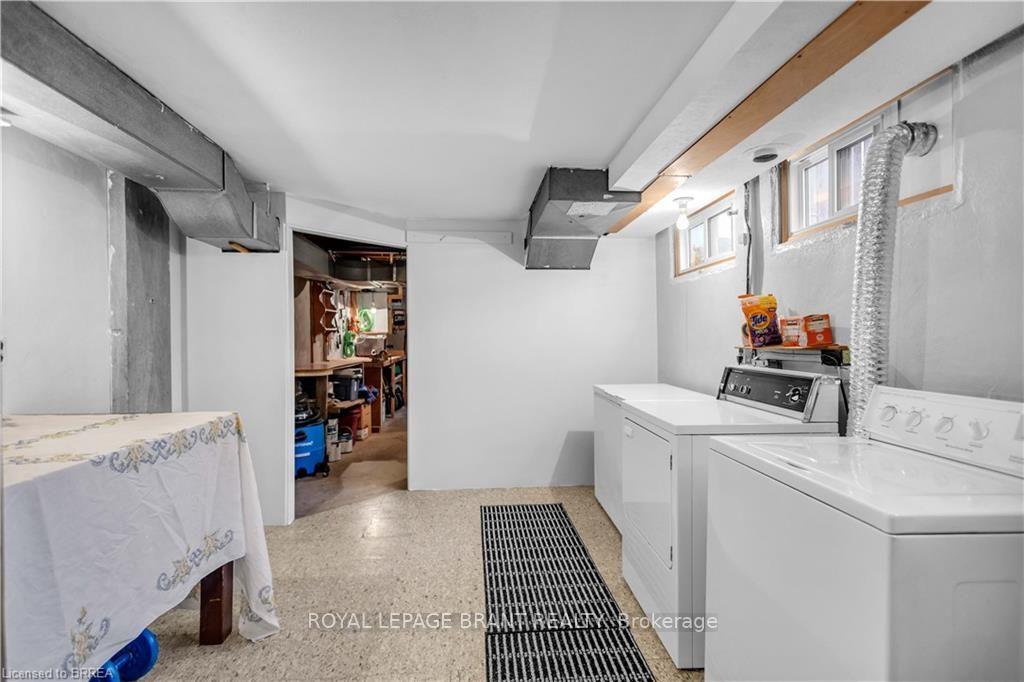 Photo 30 of 18 Kingsmount Crescent, Brantford, Oakhill Dr — HOMEH