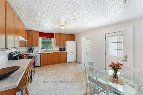 Photo 13 of 30 King Street, Prince Edward County, Picton Ward — HOMEH
