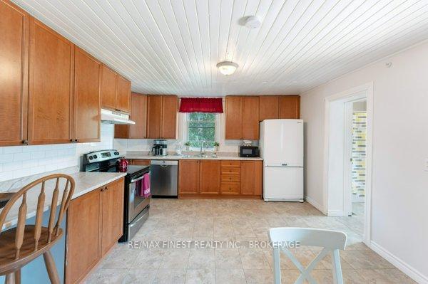 Photo 14 of 30 King Street, Prince Edward County, Picton Ward — HOMEH