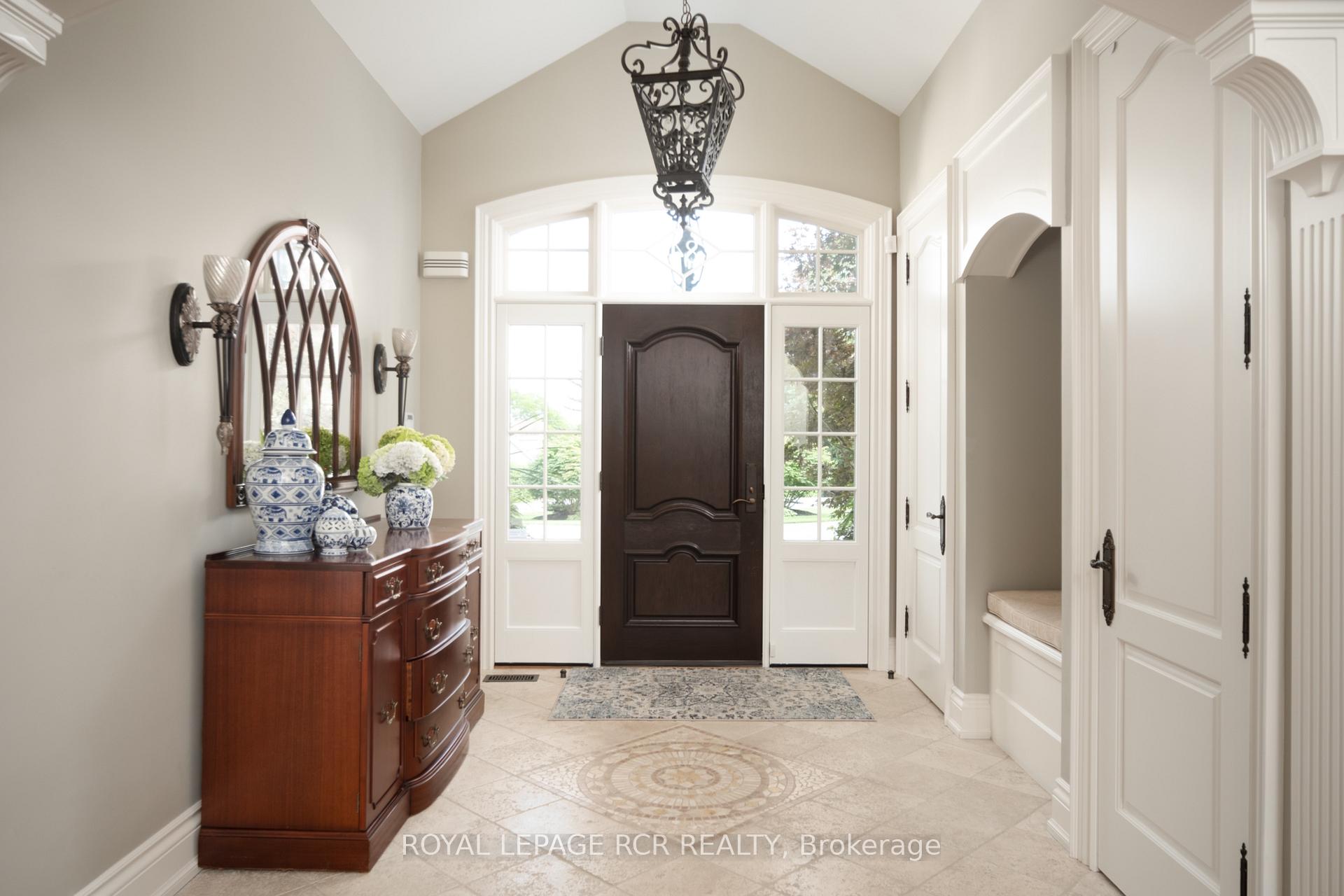 Photo 3 of 84 Kennedy Road, Caledon, Cheltenham — HOMEH