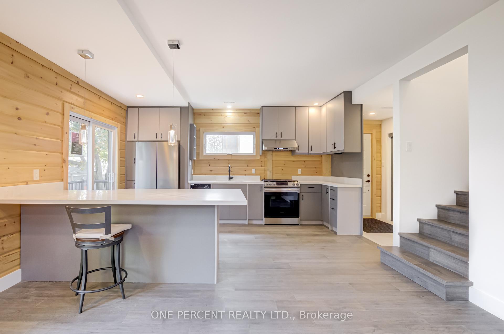 Photo 4 of 57 Rosehill Drive, Whitchurch-Stouffville, Rural Whitchurch-Stouffville — HOMEH