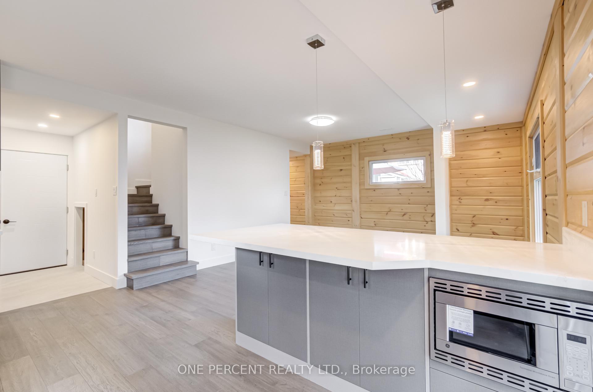 Photo 8 of 57 Rosehill Drive, Whitchurch-Stouffville, Rural Whitchurch-Stouffville — HOMEH