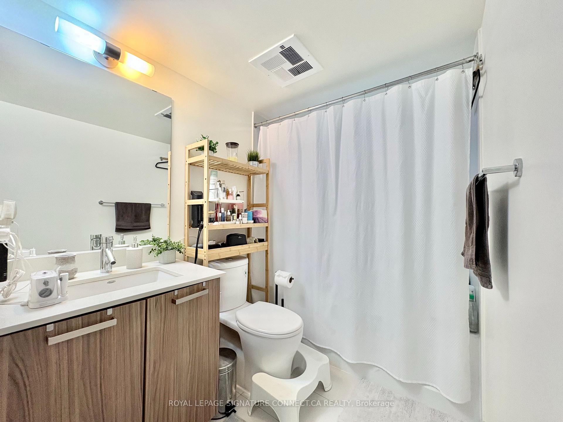 Photo 13 of Unit 804, 78 Tecumseth Street, Toronto, Niagara — HOMEH