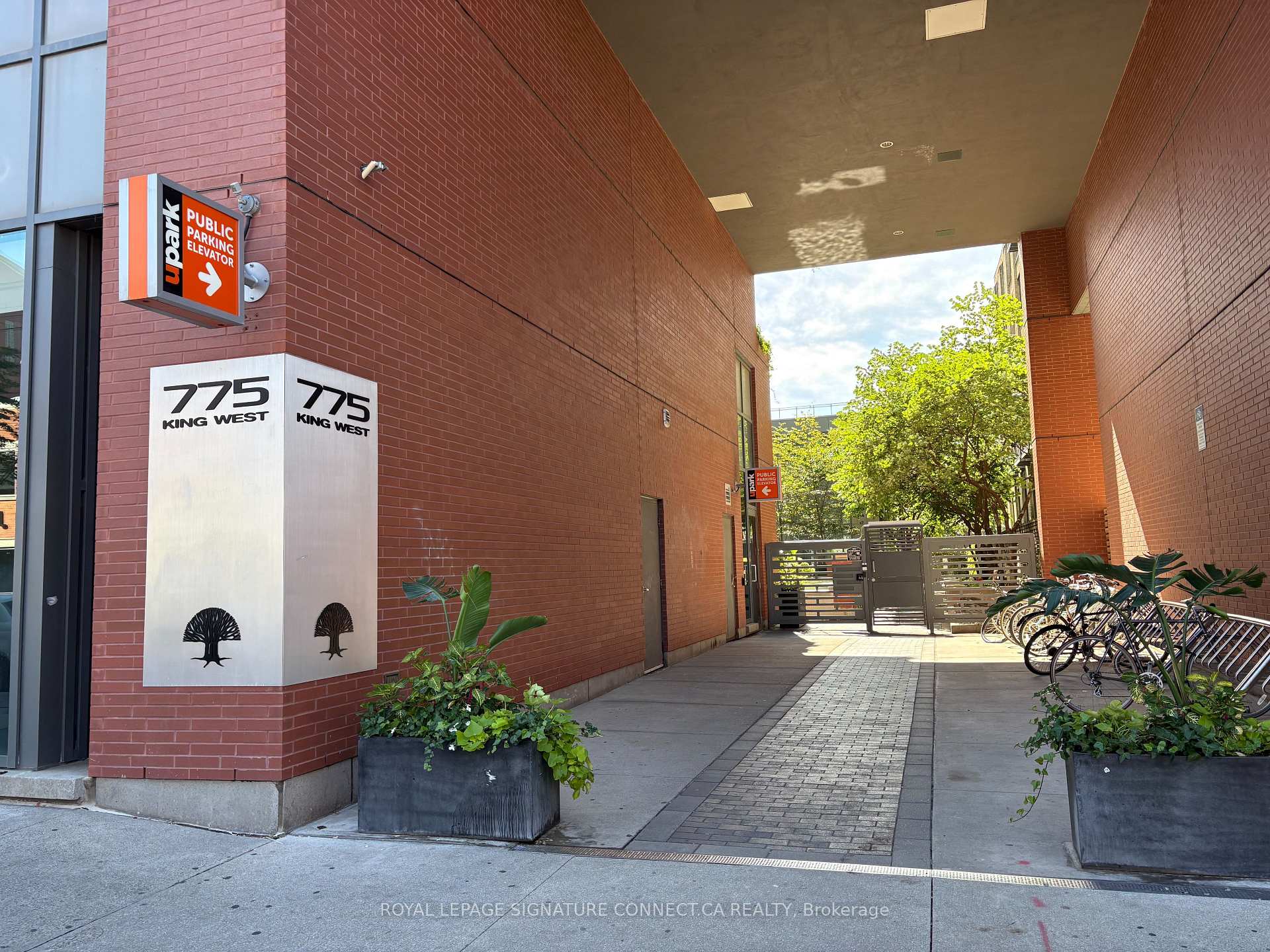 Photo 21 of Unit 804, 78 Tecumseth Street, Toronto, Niagara — HOMEH