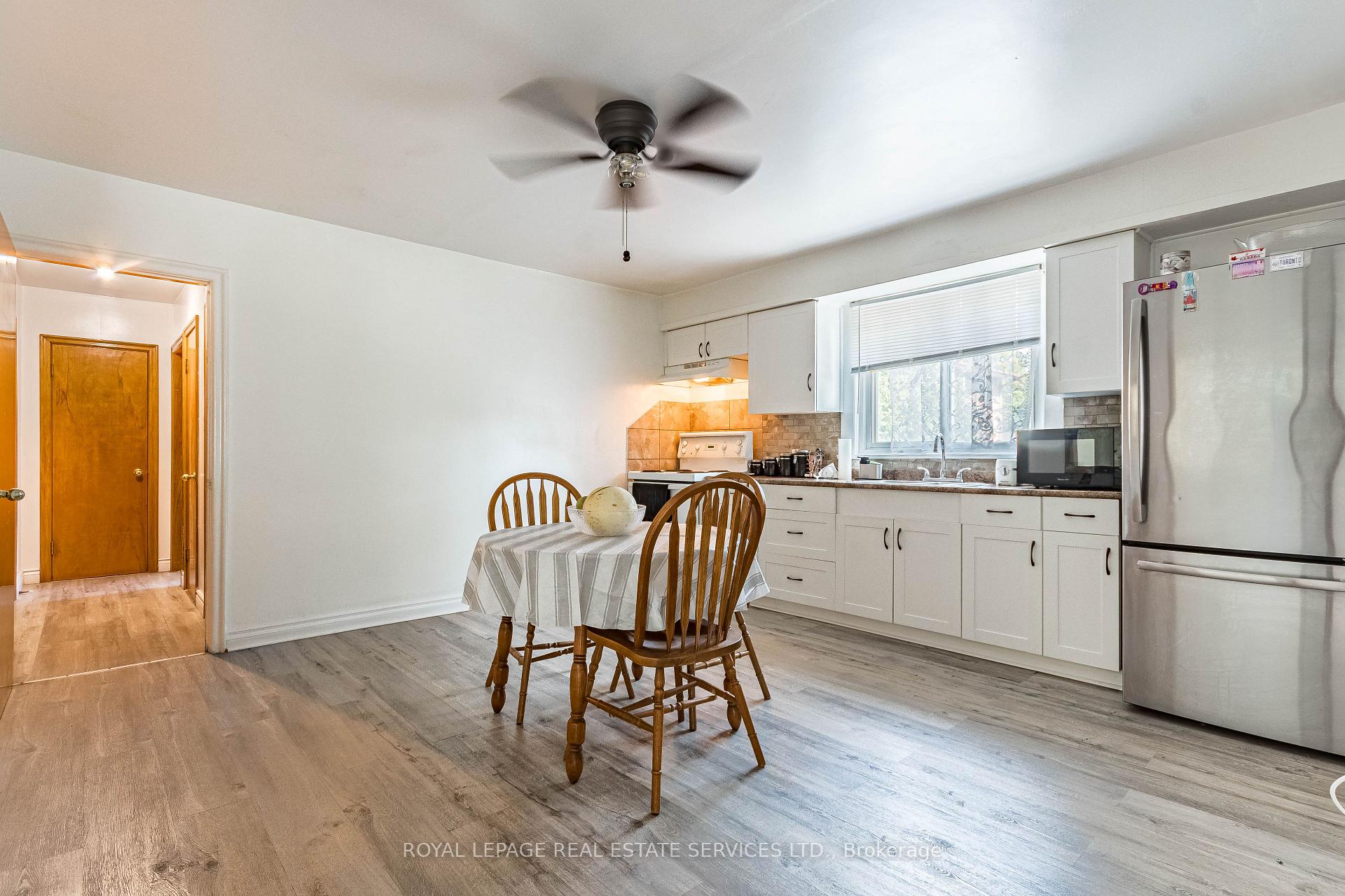 Photo 6 of 40 Dominion Road, Etobicoke, Long Branch — HOMEH
