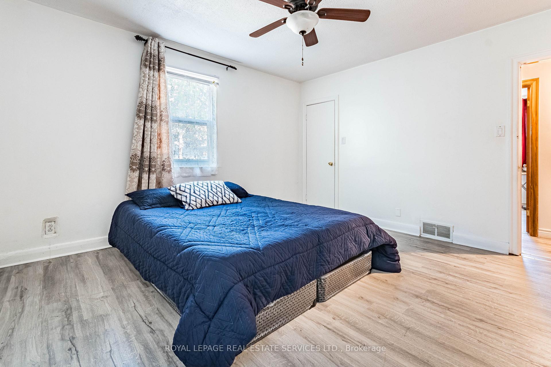 Photo 9 of 40 Dominion Road, Etobicoke, Long Branch — HOMEH