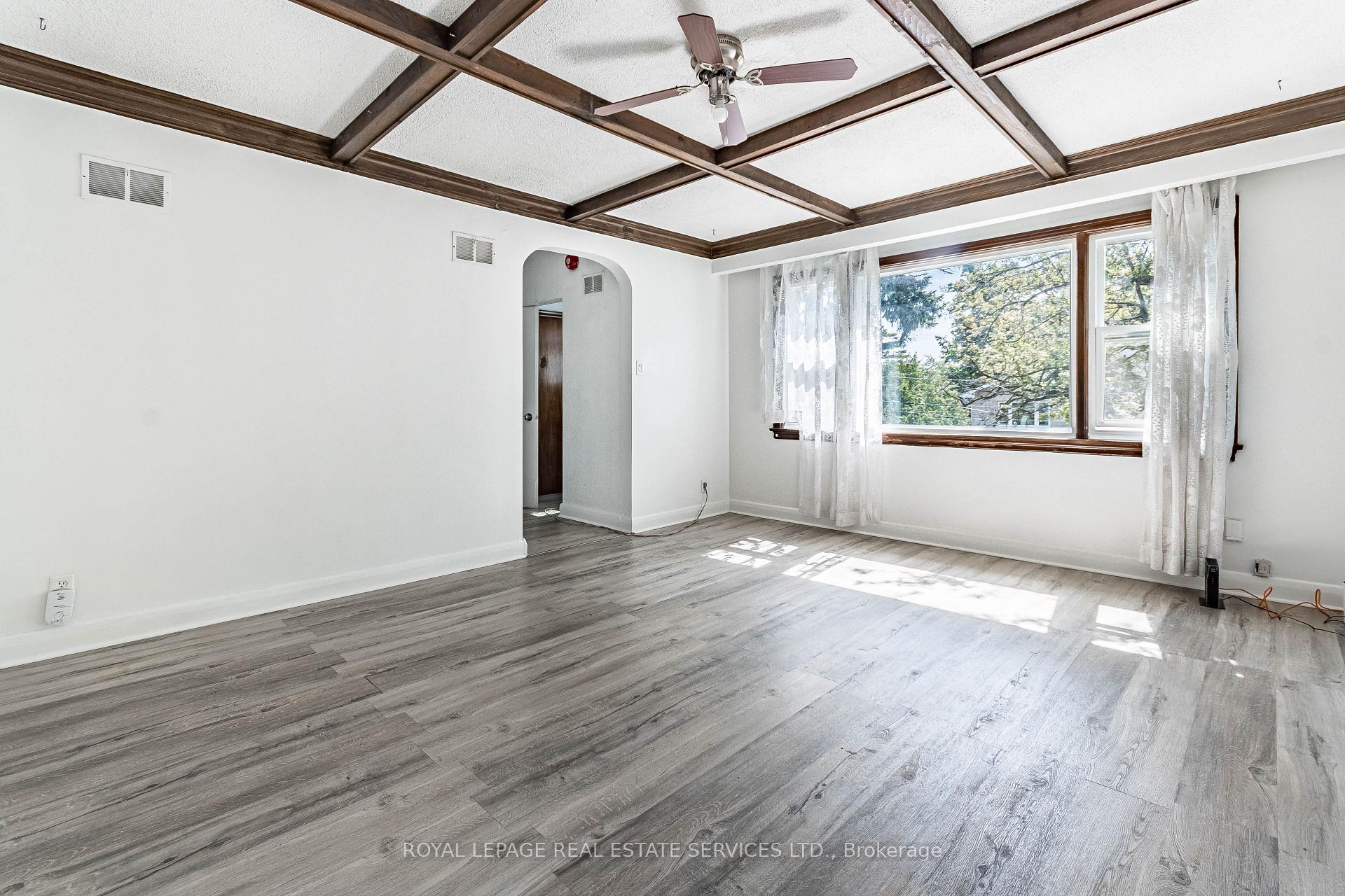 Photo 15 of 40 Dominion Road, Etobicoke, Long Branch — HOMEH