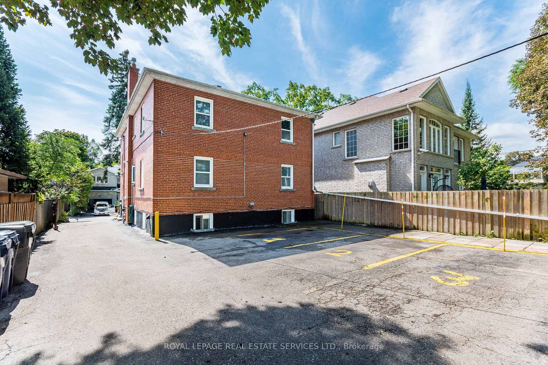 Photo 34 of 40 Dominion Road, Etobicoke, Long Branch — HOMEH