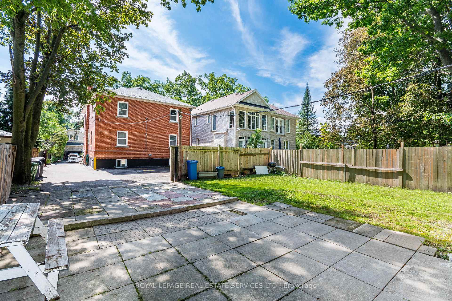 Photo 36 of 40 Dominion Road, Etobicoke, Long Branch — HOMEH