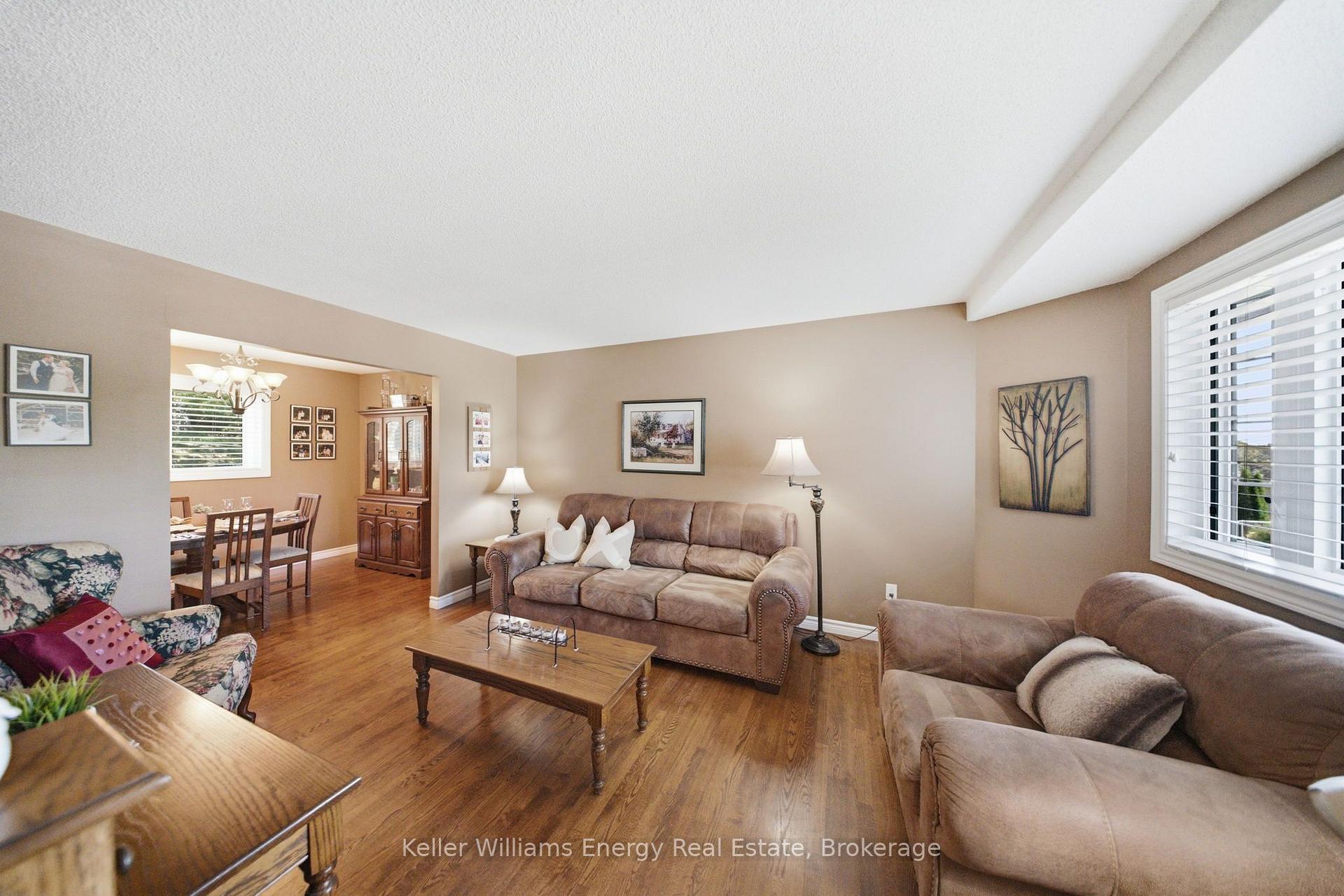 Photo 11 of 216 Gallagher Street, Peterborough, Northcrest Ward 5 — HOMEH
