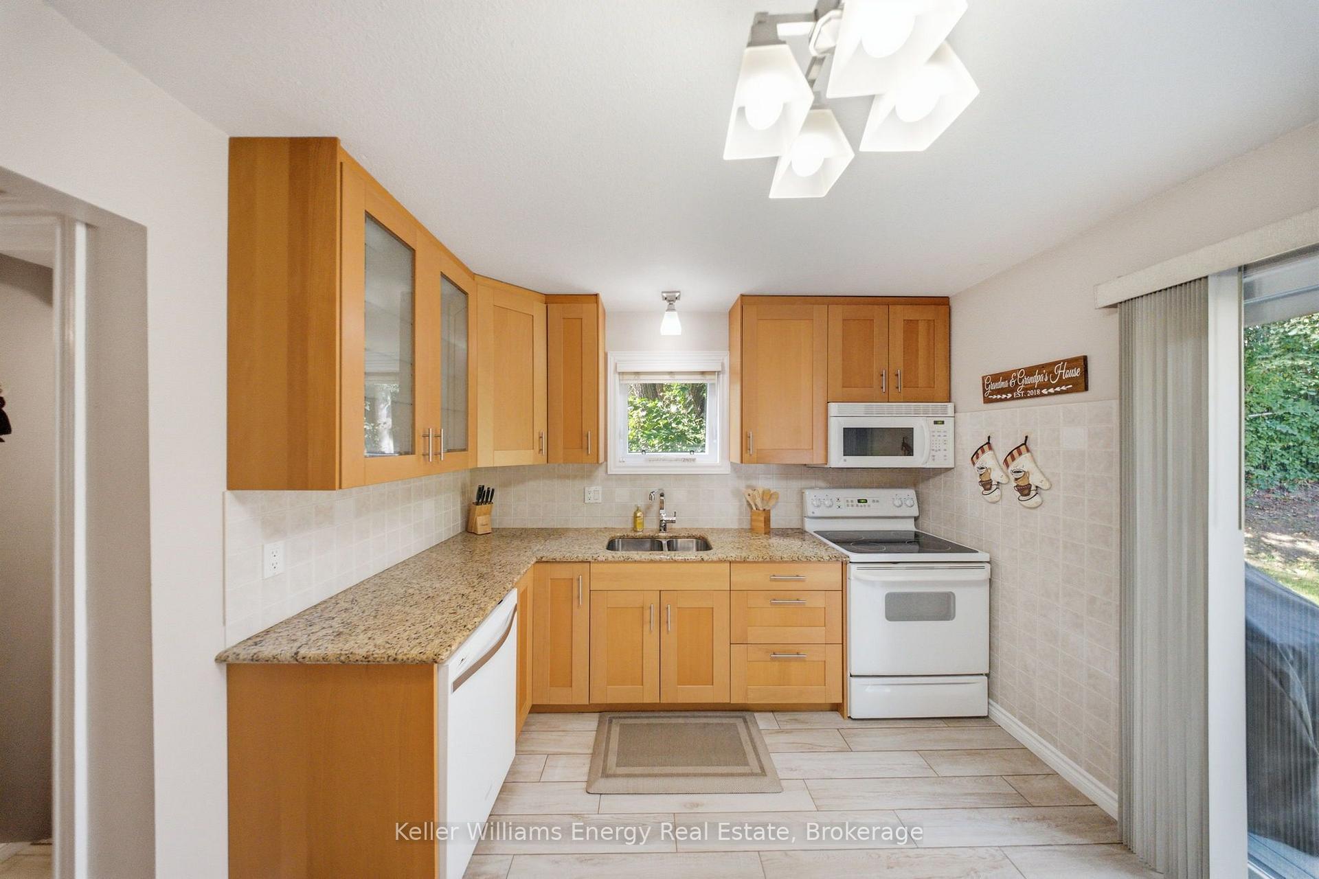 Photo 15 of 216 Gallagher Street, Peterborough, Northcrest Ward 5 — HOMEH
