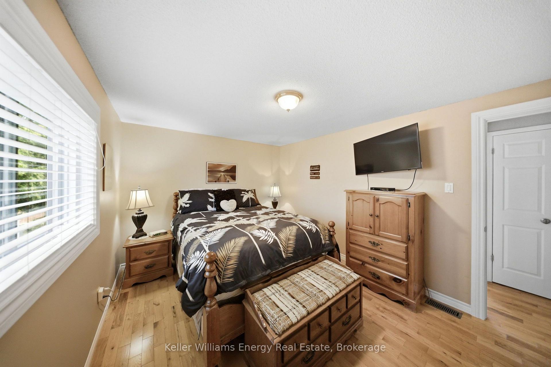 Photo 28 of 216 Gallagher Street, Peterborough, Northcrest Ward 5 — HOMEH