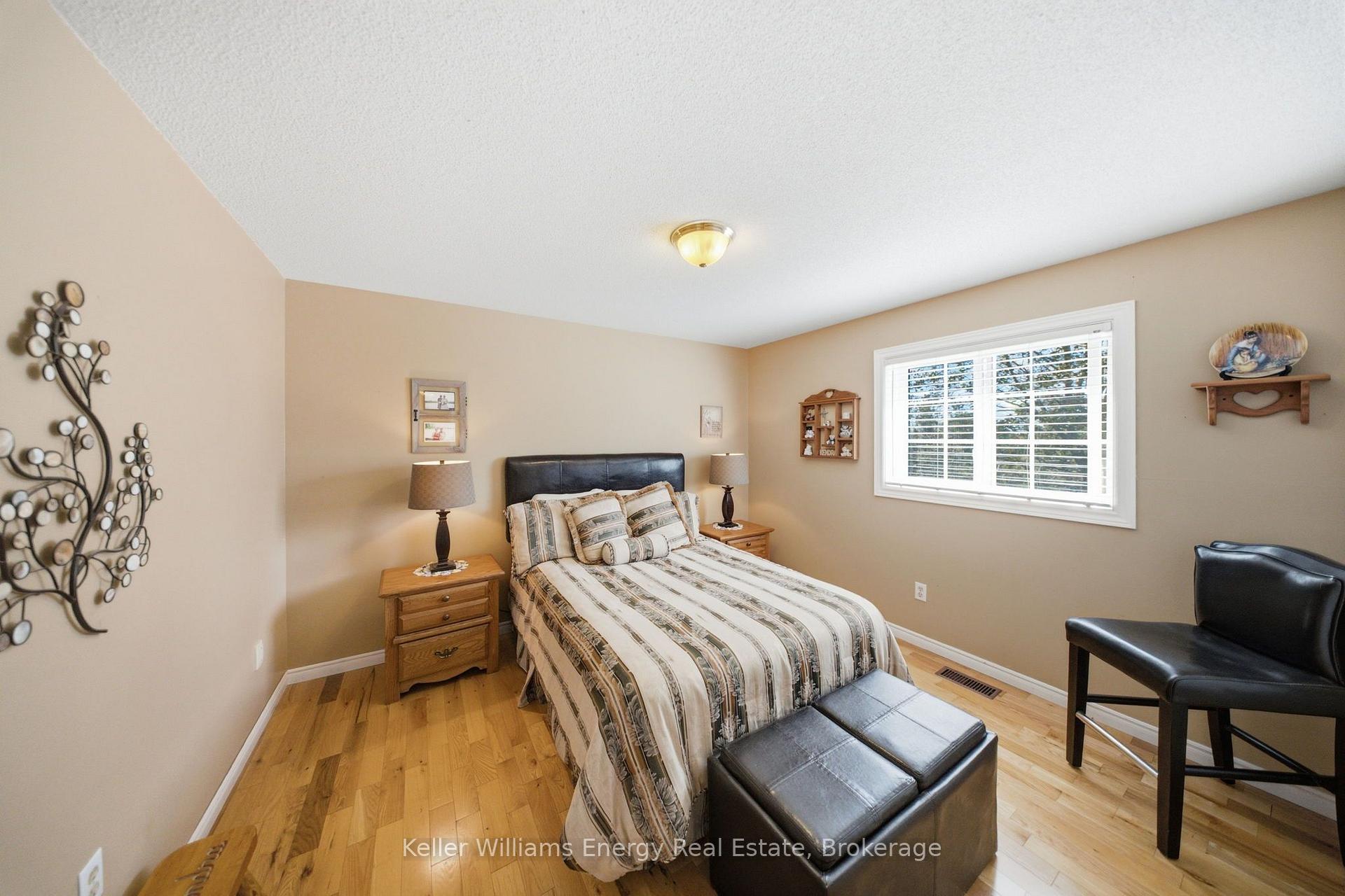 Photo 29 of 216 Gallagher Street, Peterborough, Northcrest Ward 5 — HOMEH