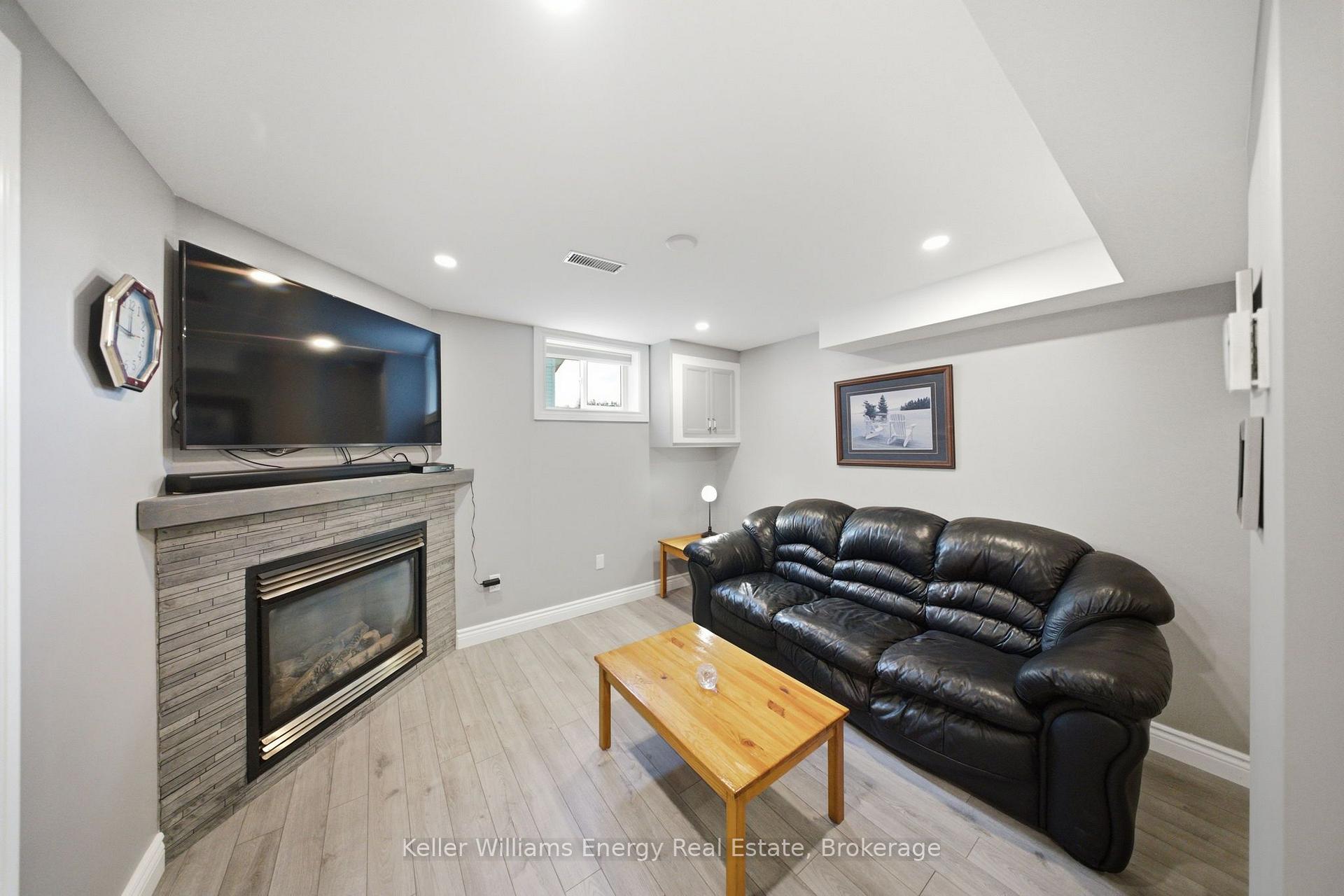 Photo 34 of 216 Gallagher Street, Peterborough, Northcrest Ward 5 — HOMEH