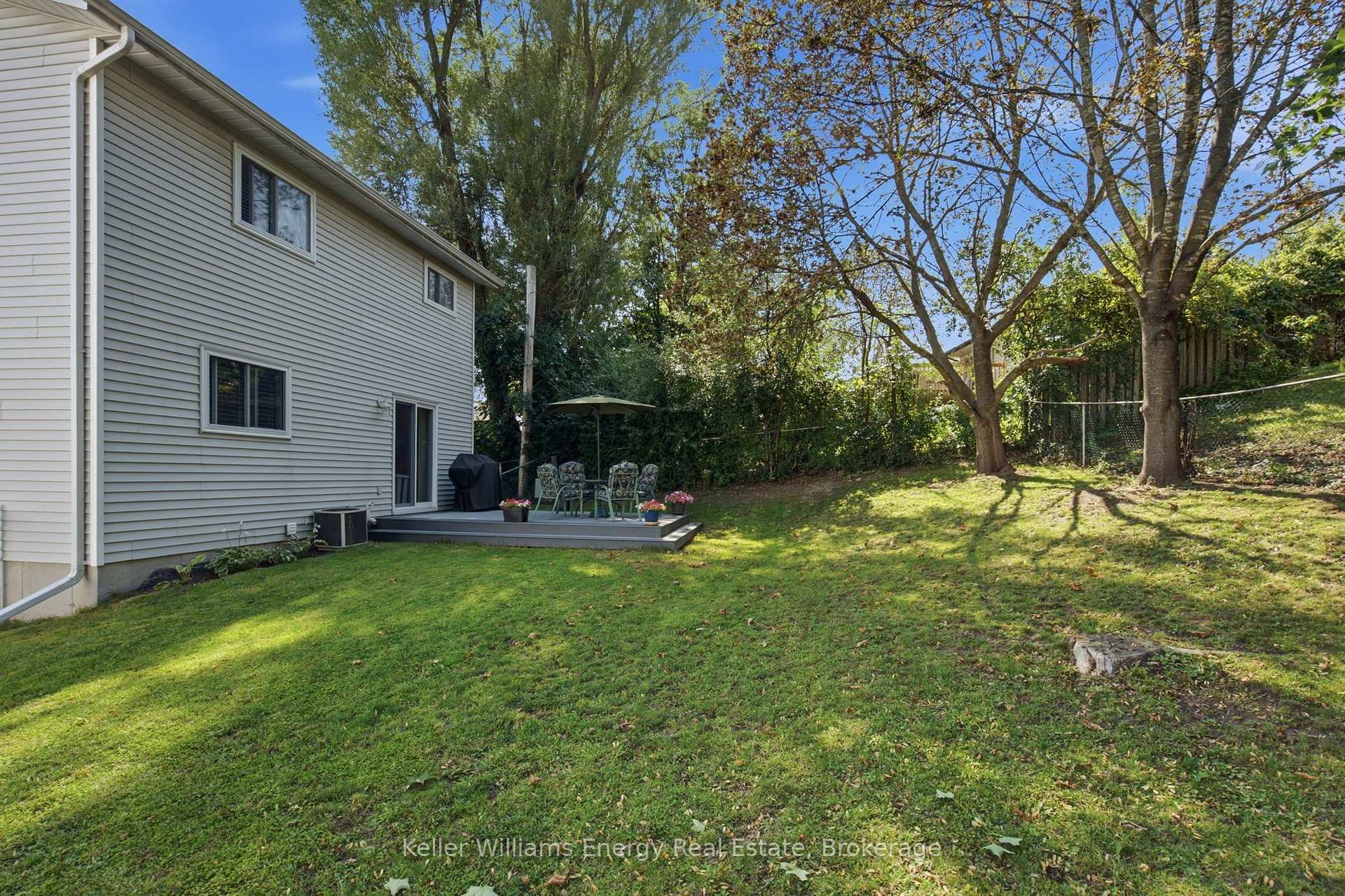 Photo 40 of 216 Gallagher Street, Peterborough, Northcrest Ward 5 — HOMEH