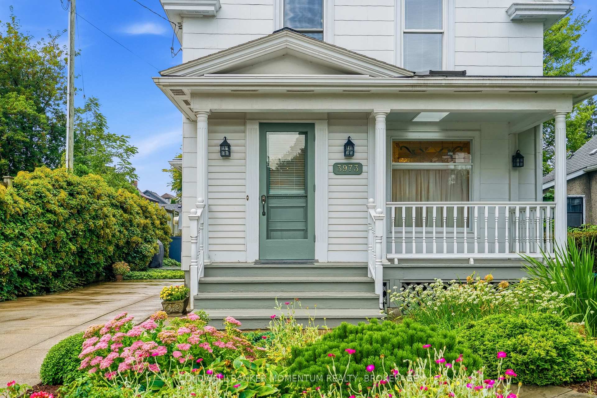 Photo 3 of 3973 St Peter Avenue, Niagara Falls, Stamford — HOMEH