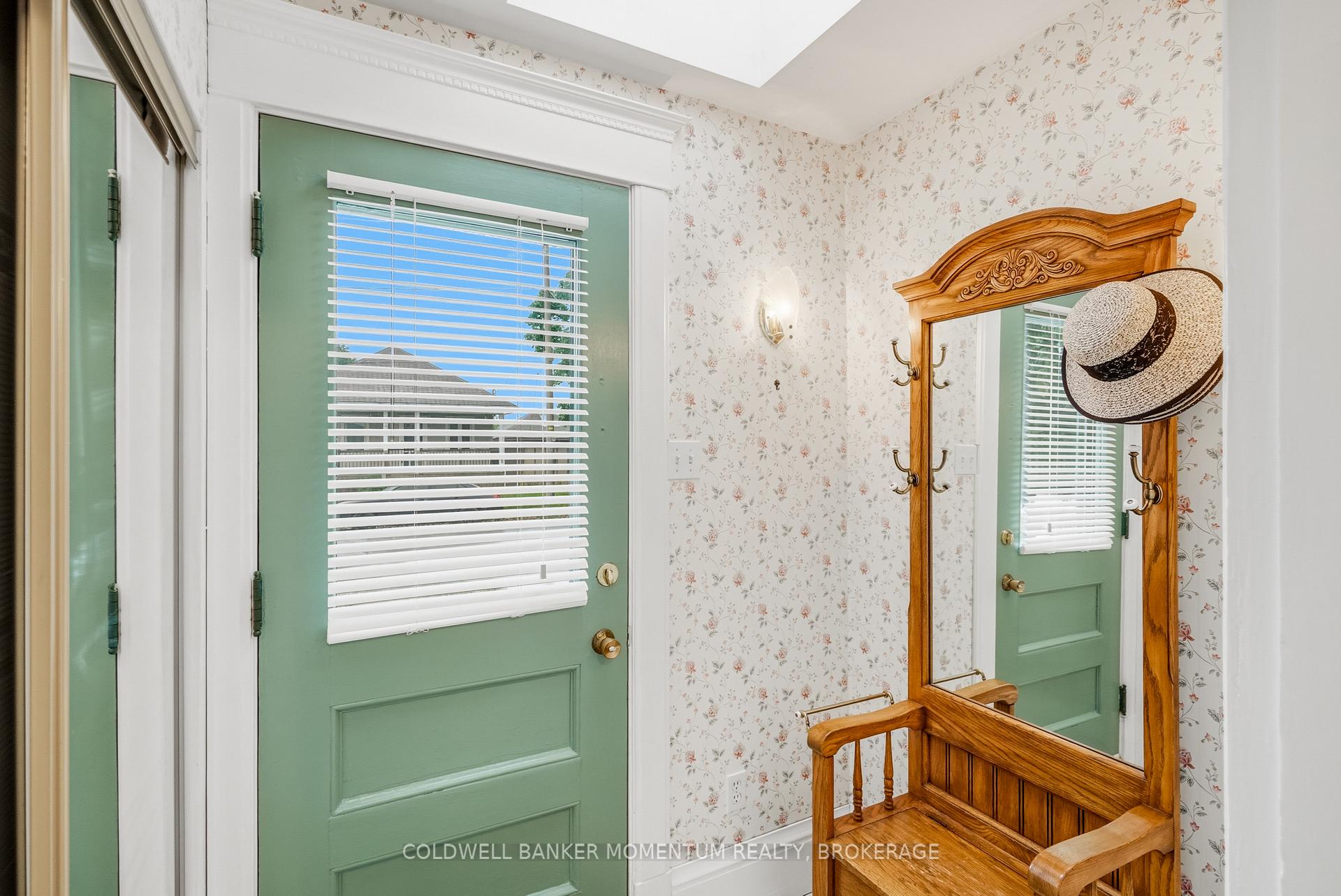 Photo 4 of 3973 St Peter Avenue, Niagara Falls, Stamford — HOMEH