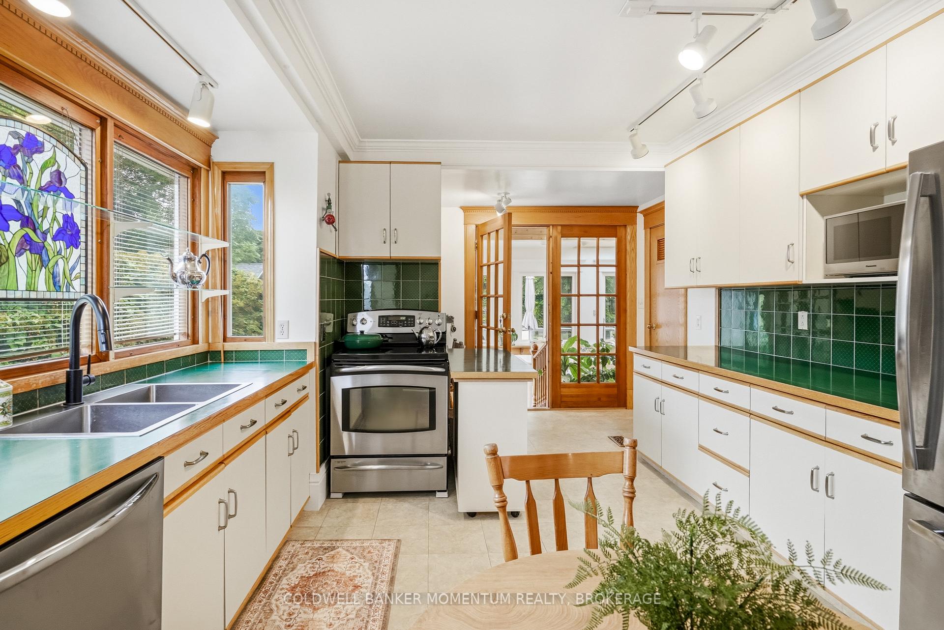 Photo 7 of 3973 St Peter Avenue, Niagara Falls, Stamford — HOMEH