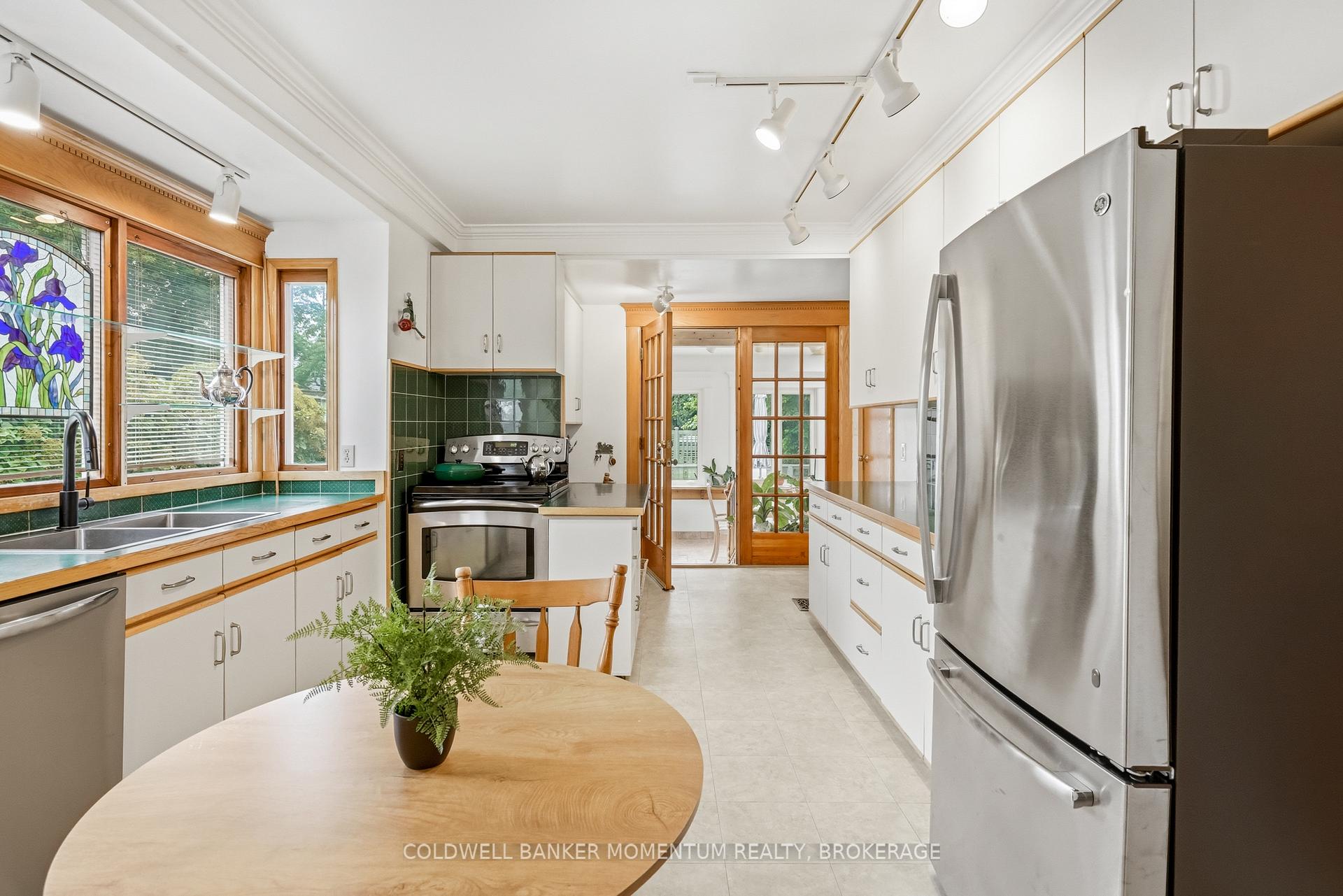 Photo 9 of 3973 St Peter Avenue, Niagara Falls, Stamford — HOMEH