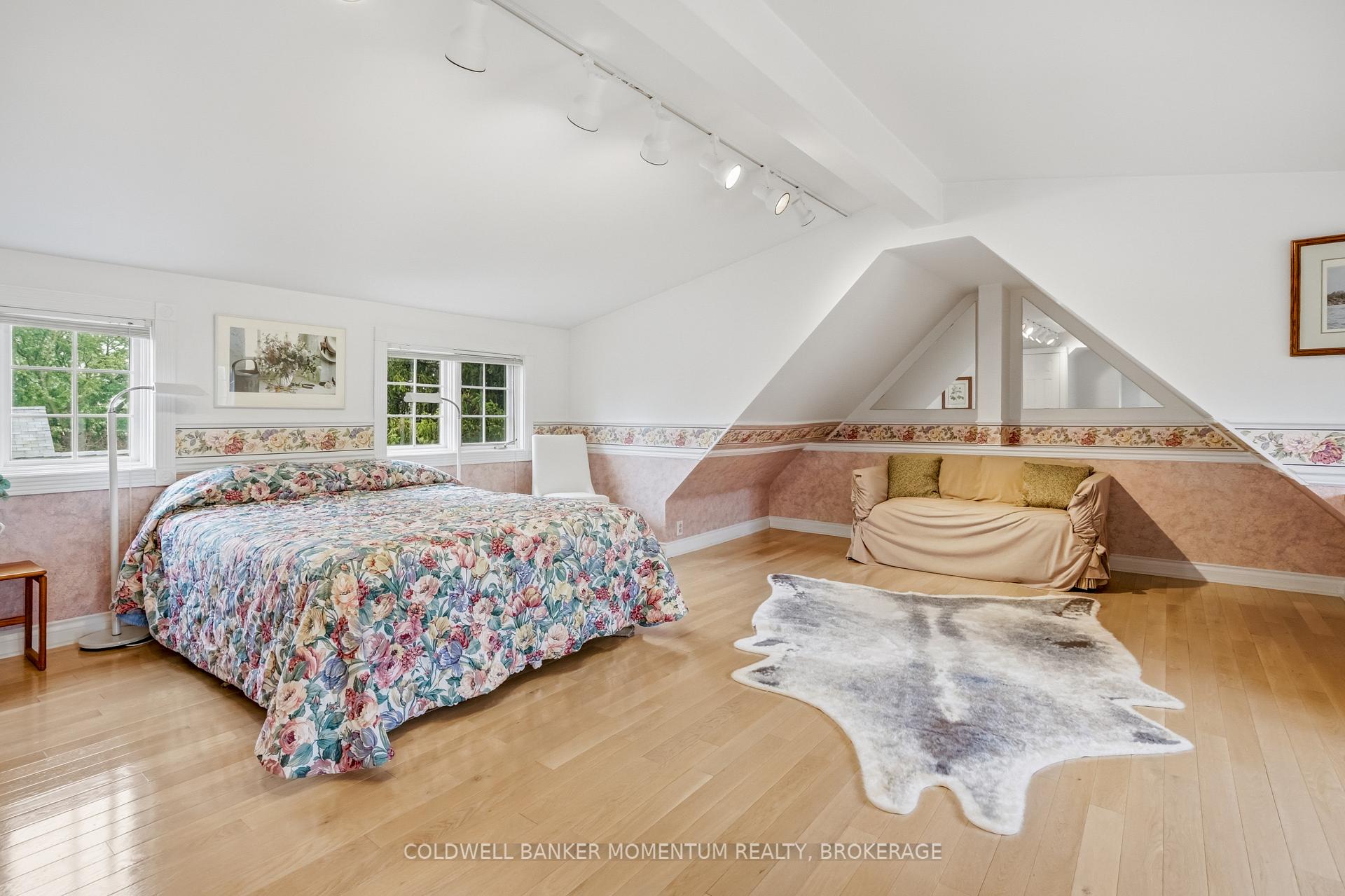 Photo 25 of 3973 St Peter Avenue, Niagara Falls, Stamford — HOMEH