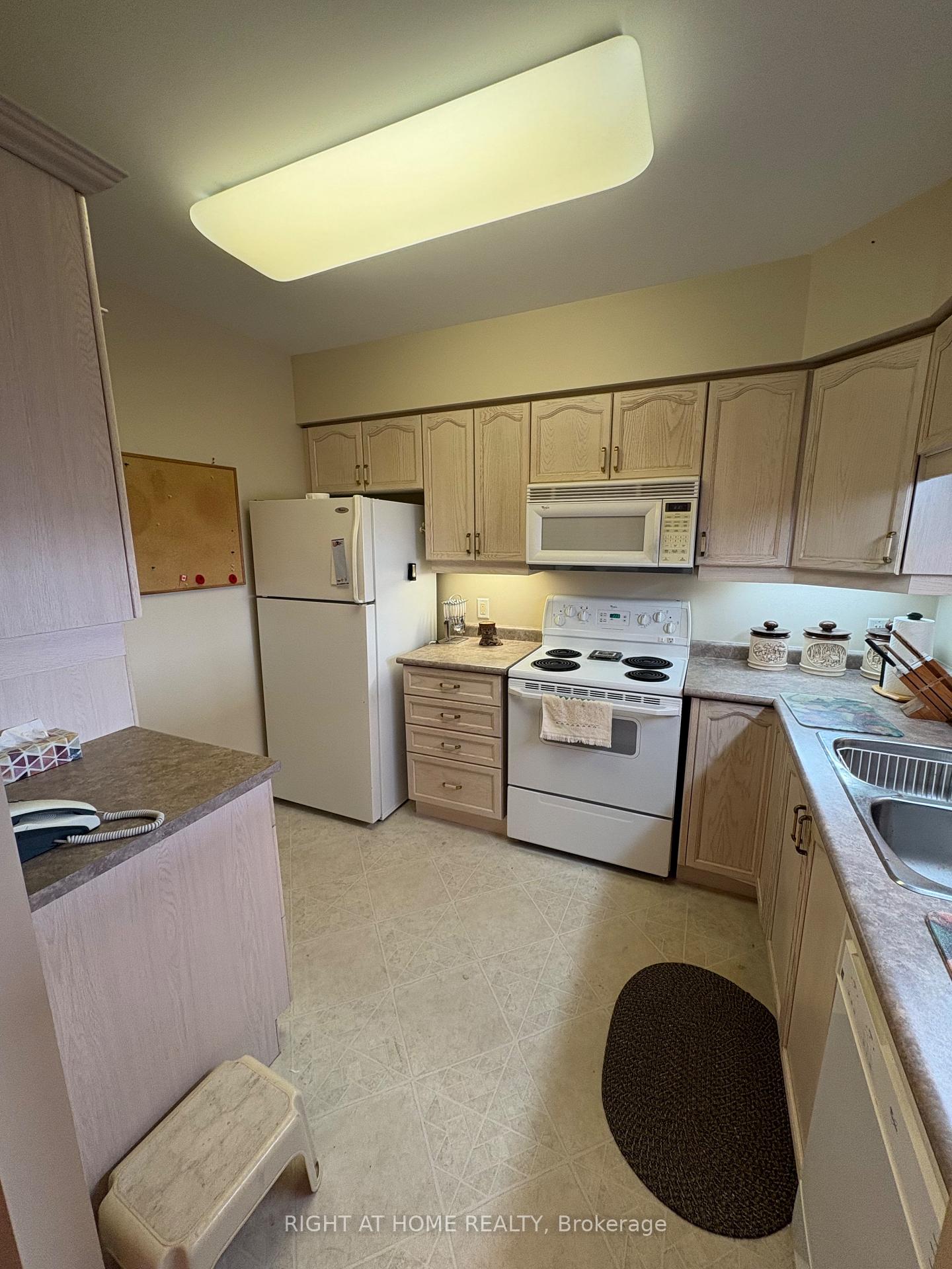 Photo 4 of Unit 509, 90 Dean Avenue, Barrie, Painswick South — HOMEH