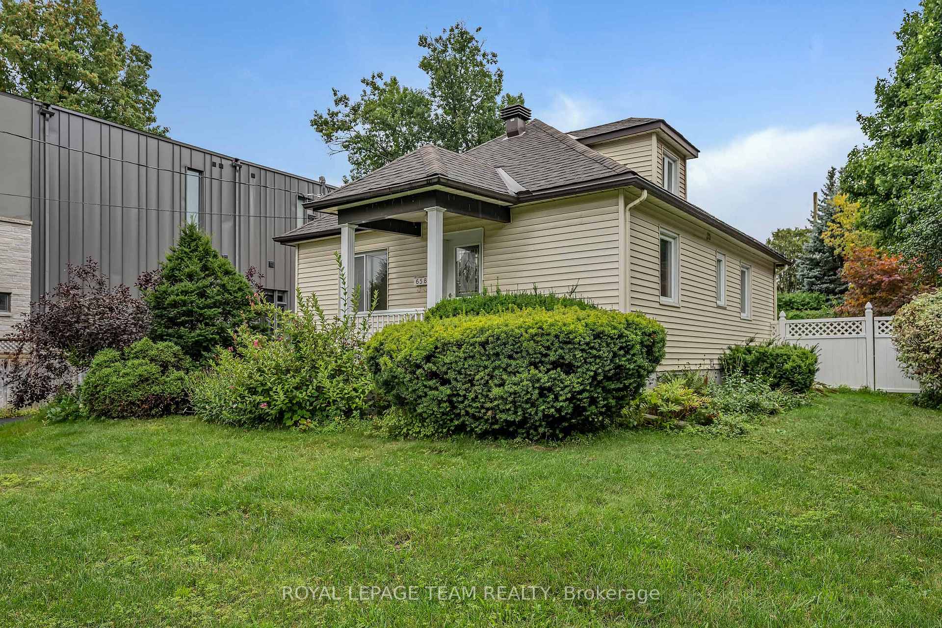 Photo 3 of 658 Tweedsmuir Avenue, Ottawa, Westboro/Hampton Park — HOMEH