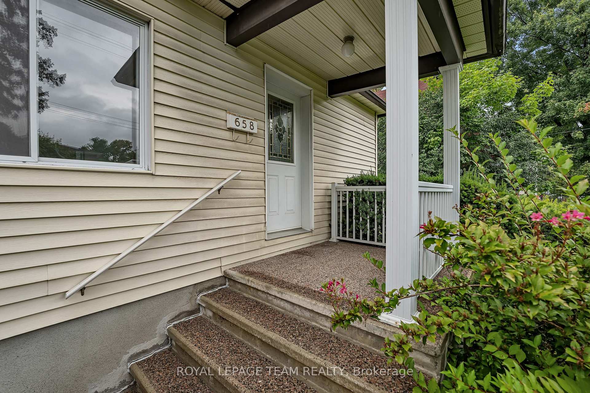 Photo 5 of 658 Tweedsmuir Avenue, Ottawa, Westboro/Hampton Park — HOMEH